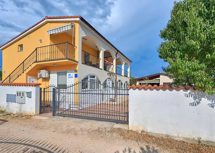 Teuta_commodious At The 아파트